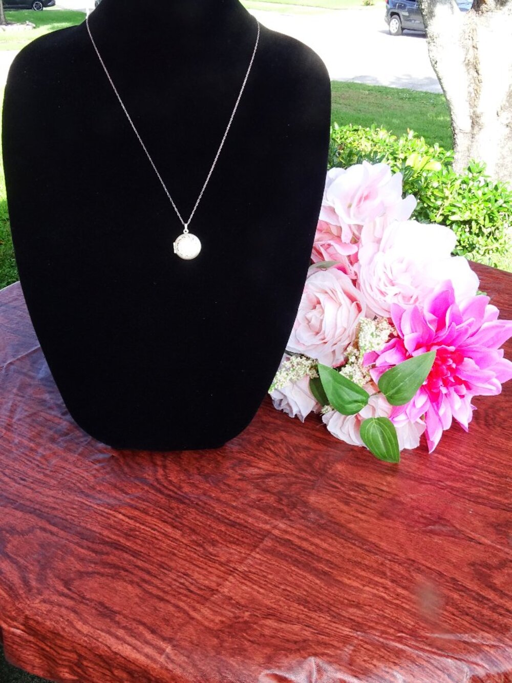 Vintage Sterling Locket Necklace Silver Round Engraved 25" total